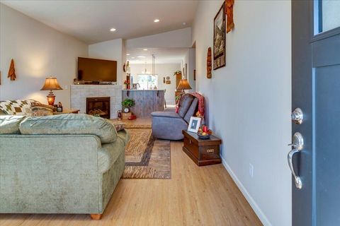 Tiny photo for 2920 NW Hemlock Lane, Redmond, OR 97756 (MLS # 220212016)