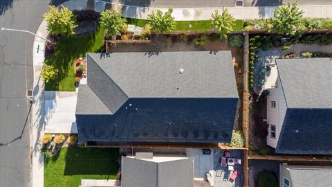 Tiny photo for 2920 NW Hemlock Lane, Redmond, OR 97756 (MLS # 220212016)