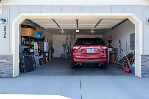 Tiny photo for 2920 NW Hemlock Lane, Redmond, OR 97756 (MLS # 220212016)