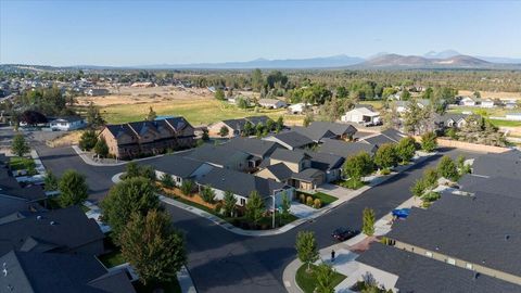 Tiny photo for 2920 NW Hemlock Lane, Redmond, OR 97756 (MLS # 220212016)