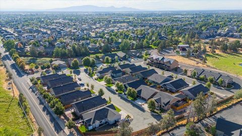 Tiny photo for 2920 NW Hemlock Lane, Redmond, OR 97756 (MLS # 220212016)