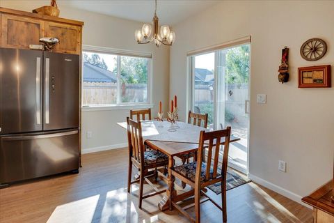 Tiny photo for 2920 NW Hemlock Lane, Redmond, OR 97756 (MLS # 220212016)