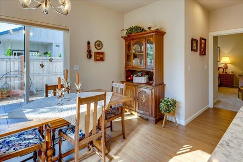 Tiny photo for 2920 NW Hemlock Lane, Redmond, OR 97756 (MLS # 220212016)