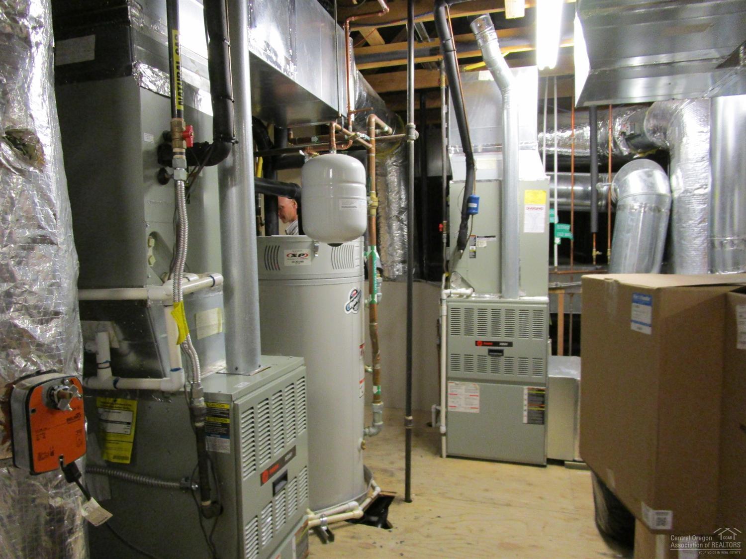 Airport Business Cen - Commercial Sale