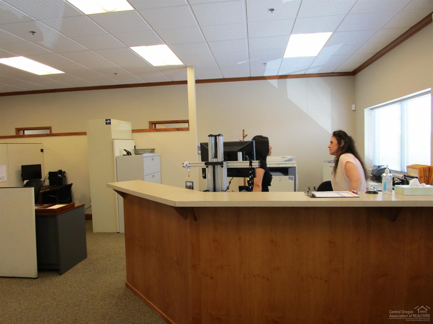 Airport Business Cen - Commercial Sale