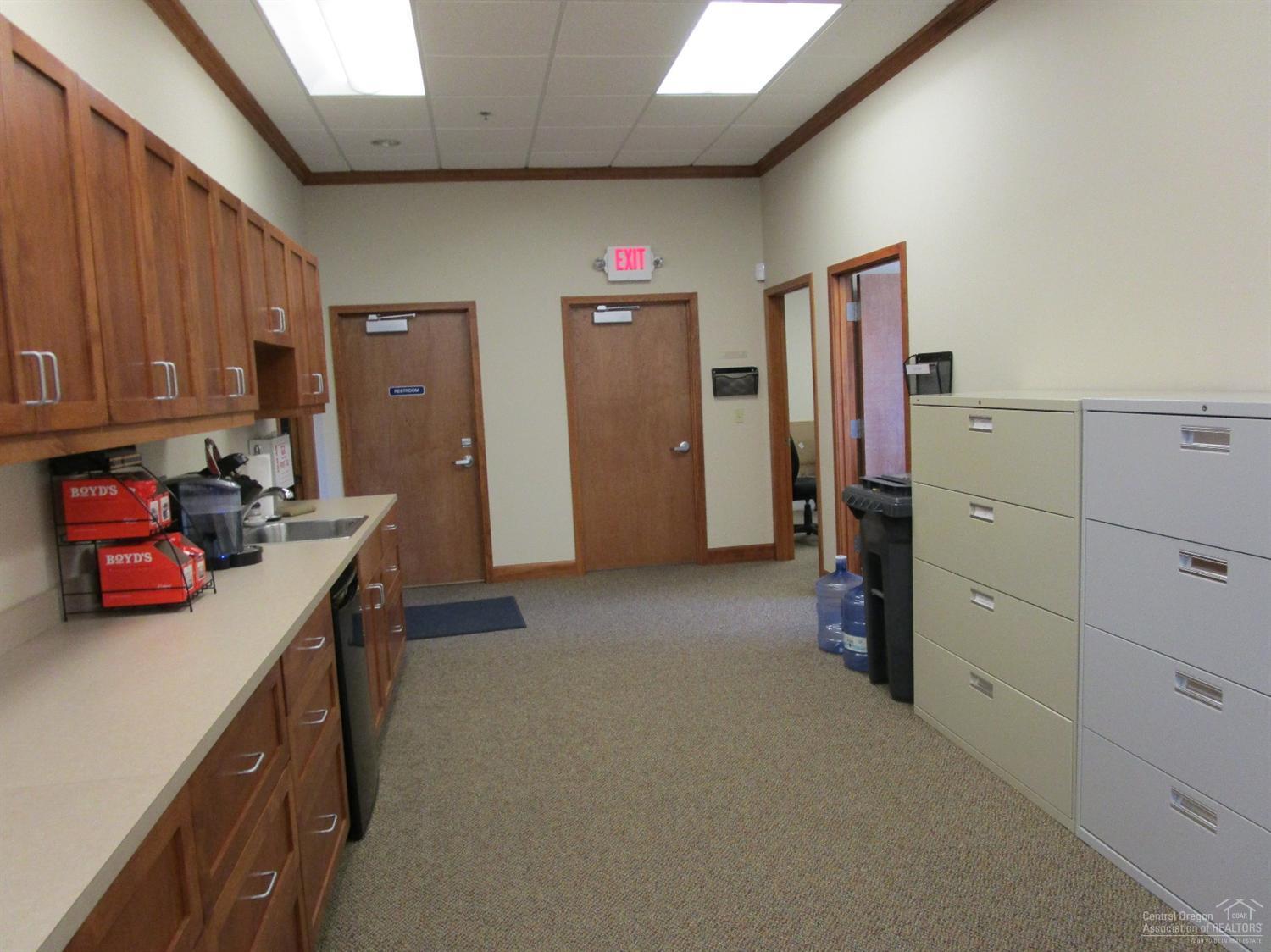 Airport Business Cen - Commercial Sale