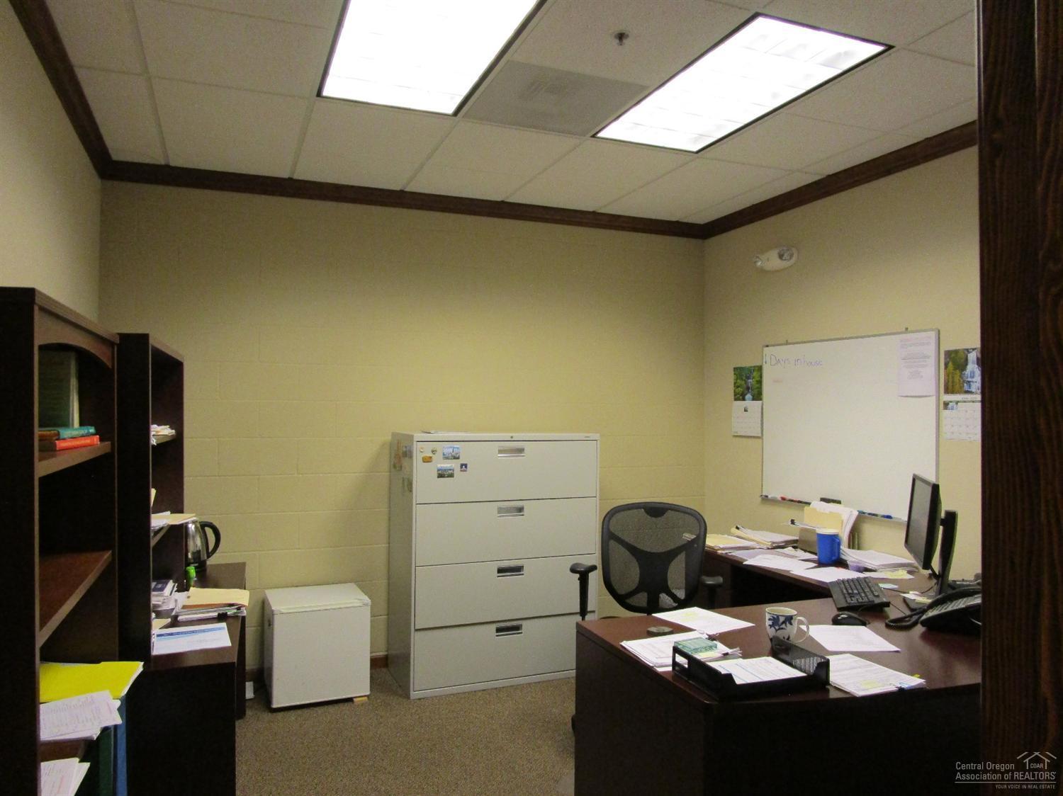 Airport Business Cen - Commercial Sale