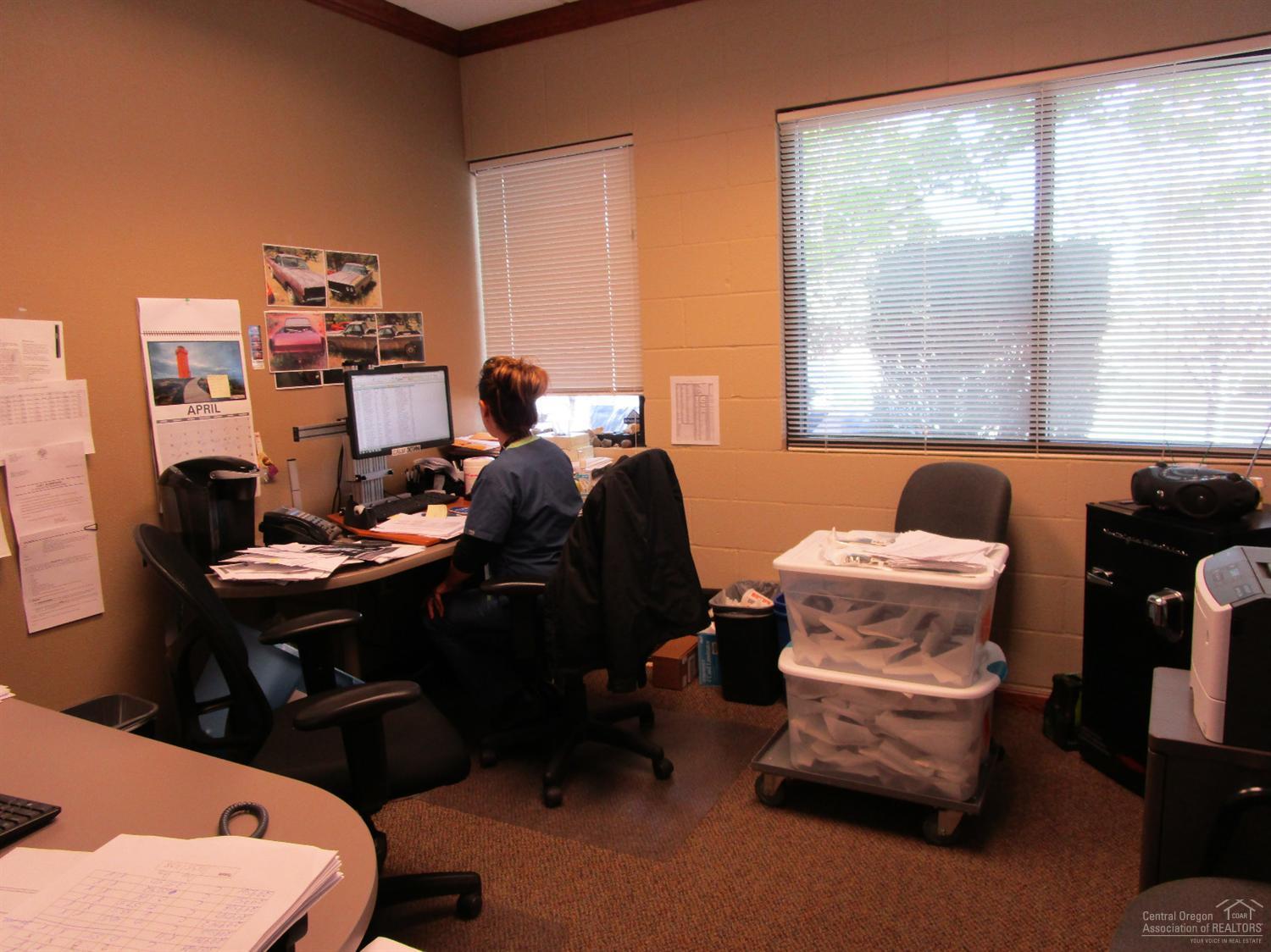 Airport Business Cen - Commercial Sale