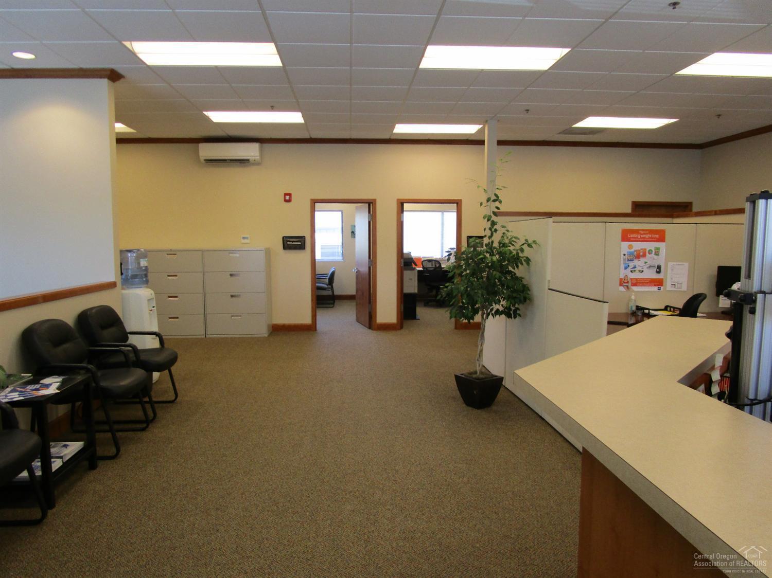 Airport Business Cen - Commercial Sale