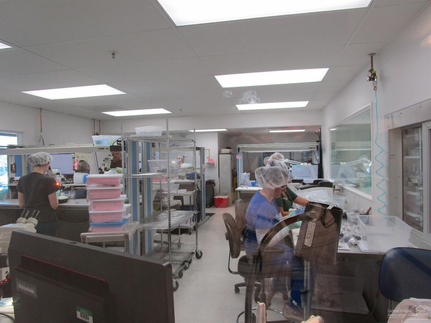 Airport Business Cen - Commercial Sale