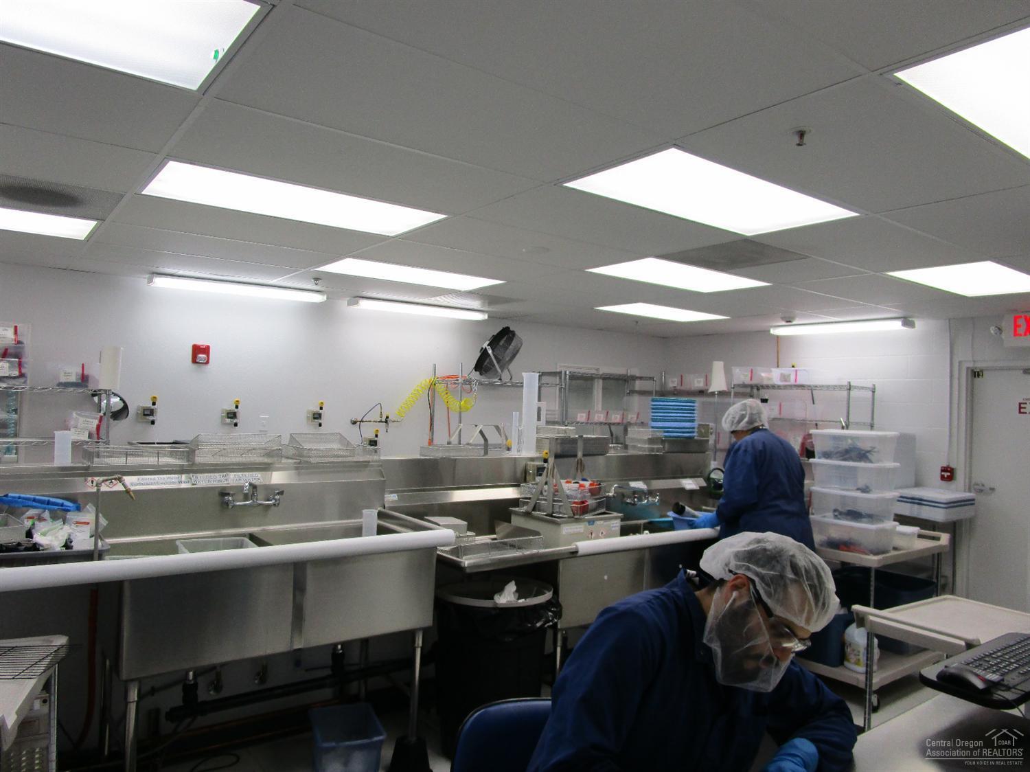 Airport Business Cen - Commercial Sale