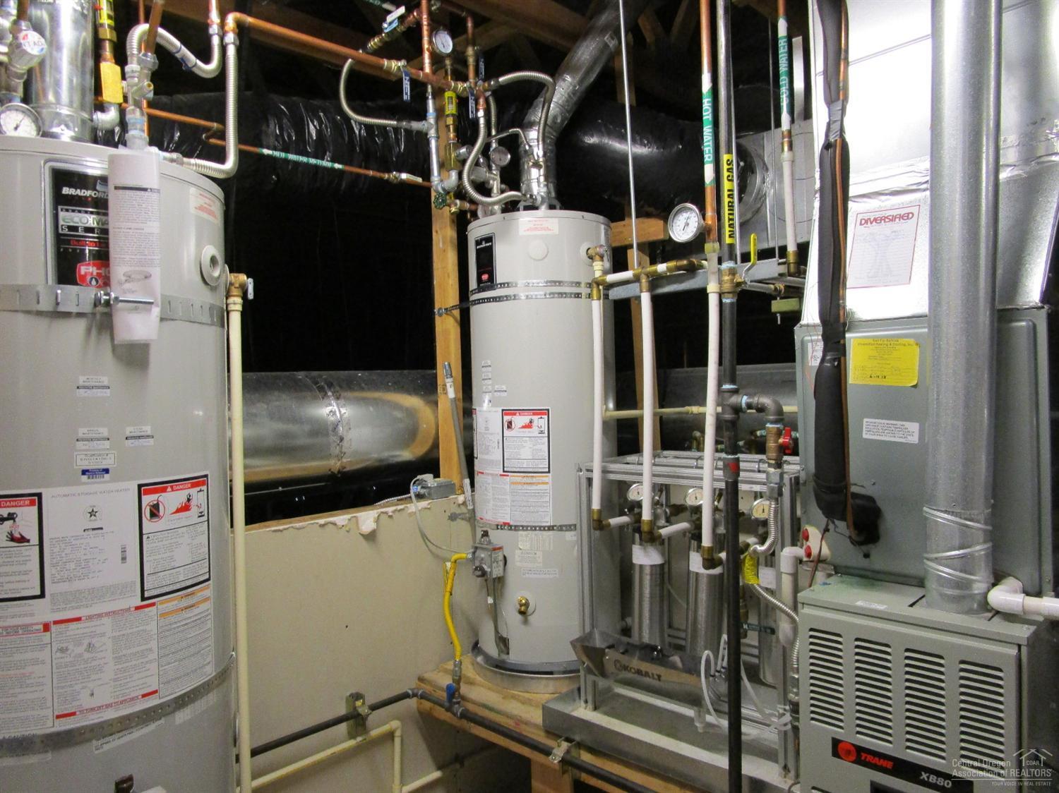 Airport Business Cen - Commercial Sale