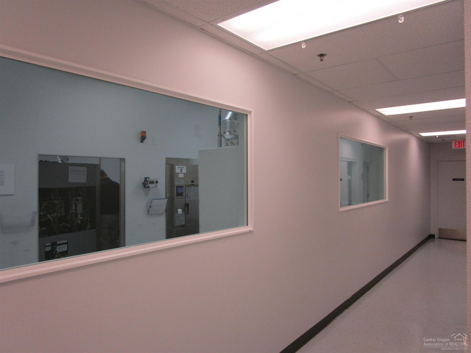 Airport Business Cen - Commercial Sale