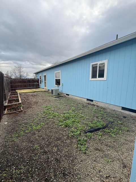 Tiny photo for 834 Isherwood Drive, Central Point, OR 97502 (MLS # 220212949)