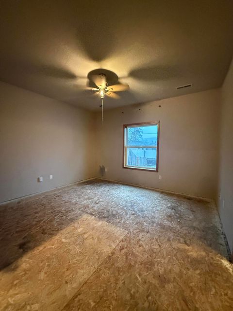 Tiny photo for 834 Isherwood Drive, Central Point, OR 97502 (MLS # 220212949)