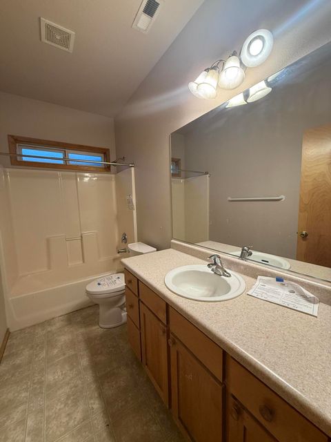 Tiny photo for 834 Isherwood Drive, Central Point, OR 97502 (MLS # 220212949)