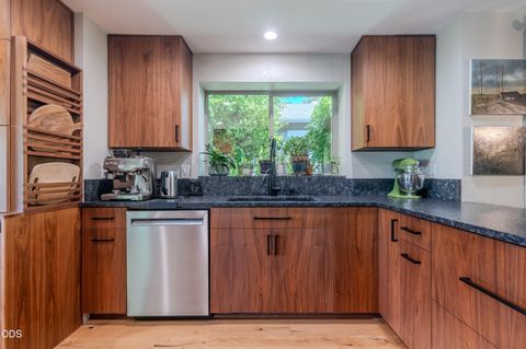 Tiny photo for 2471 Republic Way, Medford, OR 97504 (MLS # 220223114)