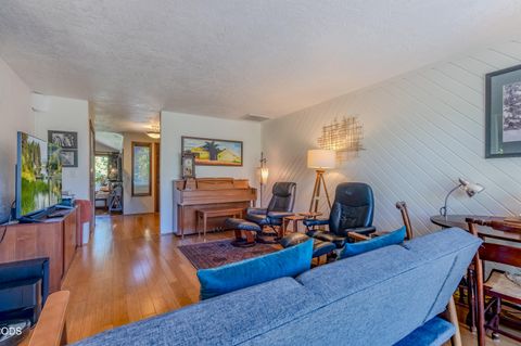 Tiny photo for 2471 Republic Way, Medford, OR 97504 (MLS # 220223114)