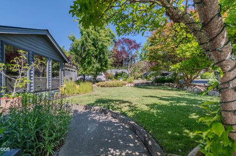 Tiny photo for 2471 Republic Way, Medford, OR 97504 (MLS # 220223114)