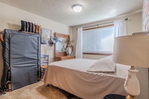 Tiny photo for 2471 Republic Way, Medford, OR 97504 (MLS # 220223114)