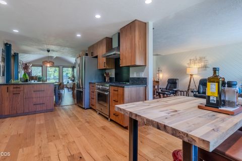 Tiny photo for 2471 Republic Way, Medford, OR 97504 (MLS # 220223114)