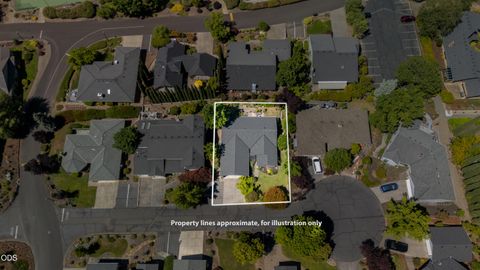 Tiny photo for 2471 Republic Way, Medford, OR 97504 (MLS # 220223114)