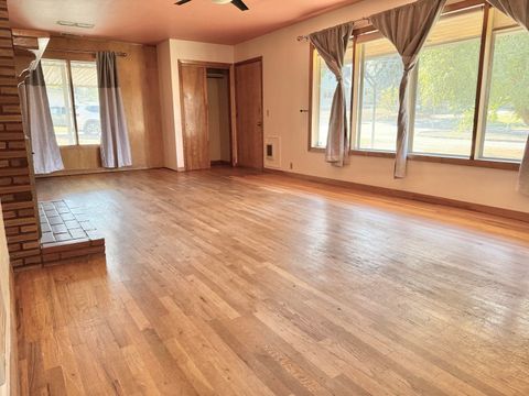 Tiny photo for 1407 California Avenue, Klamath Falls, OR 97601 (MLS # 220213198)