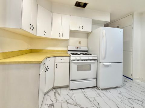 Tiny photo for 1407 California Avenue, Klamath Falls, OR 97601 (MLS # 220213198)