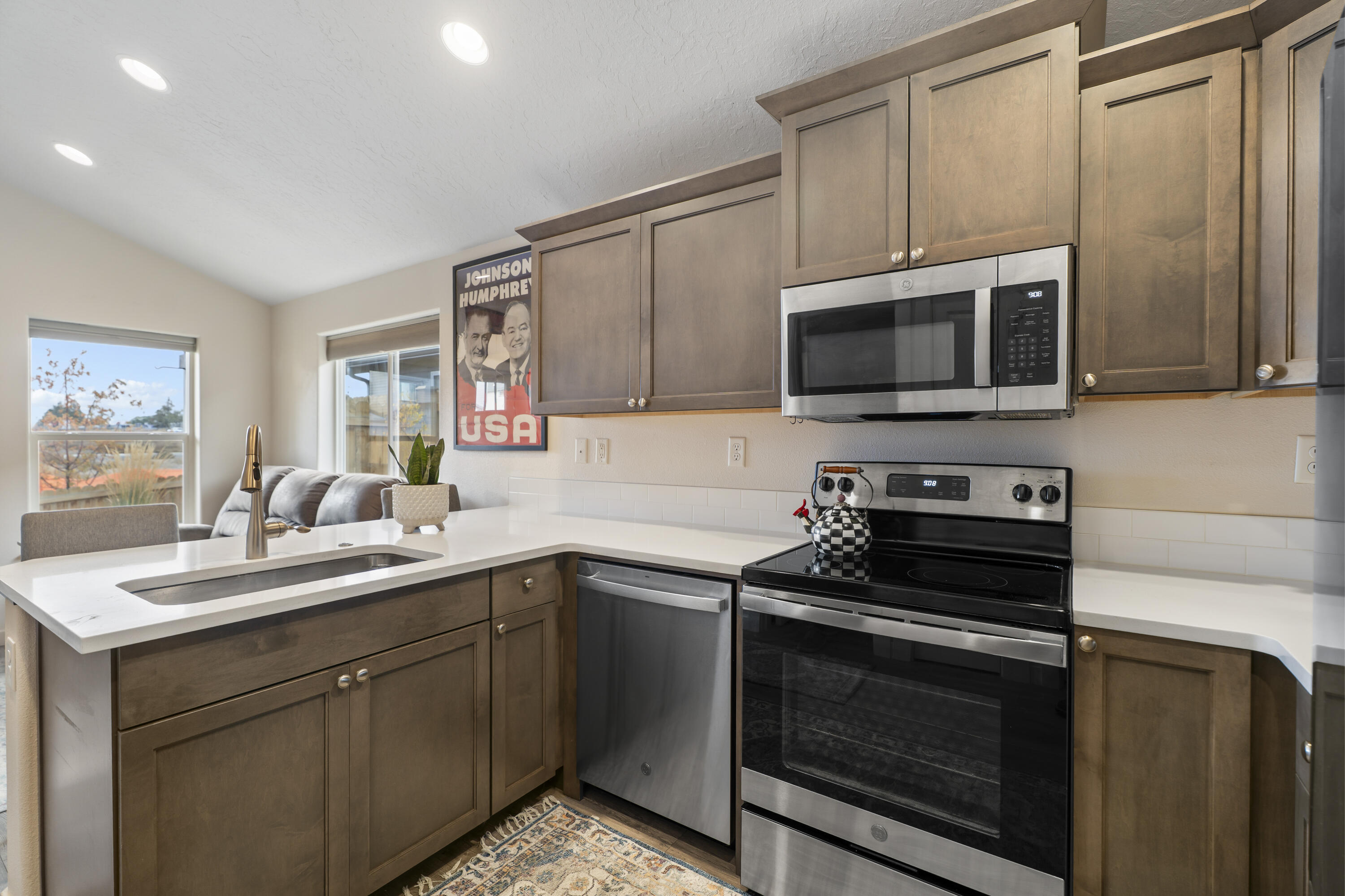 3246 NW 9th Street