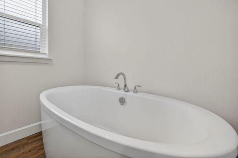 Tiny photo for 1055 NW Varnish Lane, Redmond, OR 97756 (MLS # 220212540)