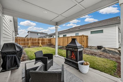 Tiny photo for 1055 NW Varnish Lane, Redmond, OR 97756 (MLS # 220212540)