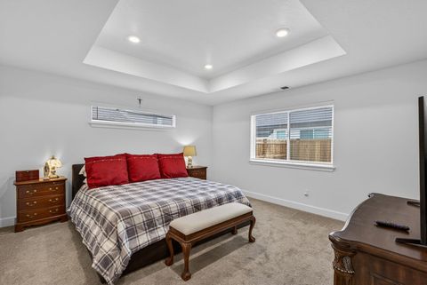 Tiny photo for 1055 NW Varnish Lane, Redmond, OR 97756 (MLS # 220212540)