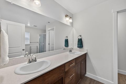 Tiny photo for 1055 NW Varnish Lane, Redmond, OR 97756 (MLS # 220212540)