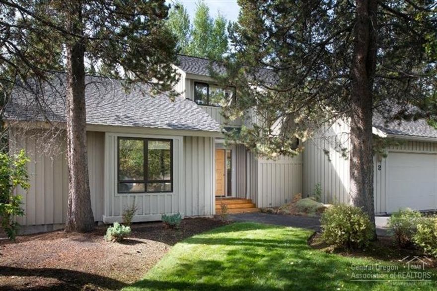 Lovely custom Sun Forest Construction home with great outdoor common spaces. Light and bright vaulted great room. Upstairs is a large master suite w/ extra storage area behind the walk-in closet and a loft area that is perfect for an office or sitting area. The downstairs second Jr Suite features a Jack-n-Jill bathroom. Lots of built-in cabinetry throughout the home. Never rented. Original Sunriver owners. Located in a quiet area convenient to the North end Cottonwood entrance. SHARC paid in full!