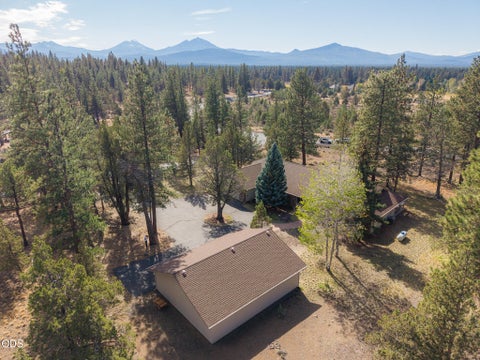 Photo of 16010 Old Juniper Road, Sisters, OR 97759 (MLS # 220229382)