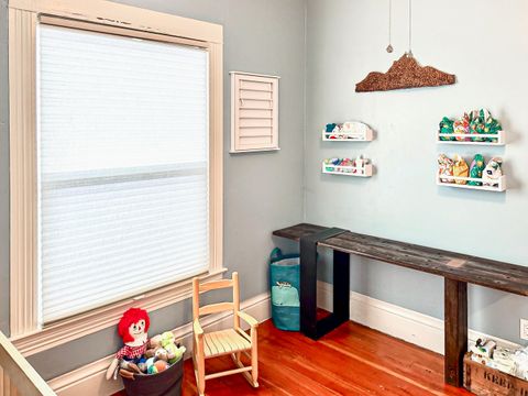 Tiny photo for 1032 W 10th Street, Medford, OR 97501 (MLS # 220215621)