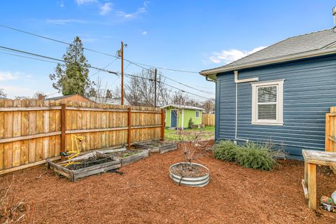 Tiny photo for 1032 W 10th Street, Medford, OR 97501 (MLS # 220215621)