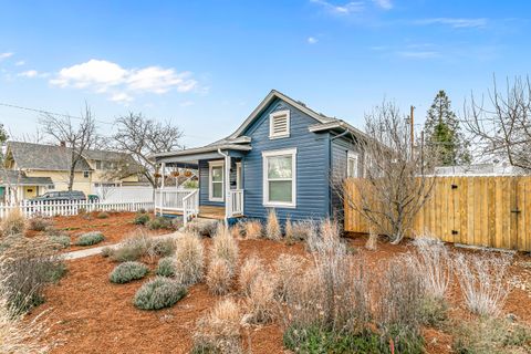 Tiny photo for 1032 W 10th Street, Medford, OR 97501 (MLS # 220215621)