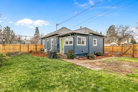 Tiny photo for 1032 W 10th Street, Medford, OR 97501 (MLS # 220215621)