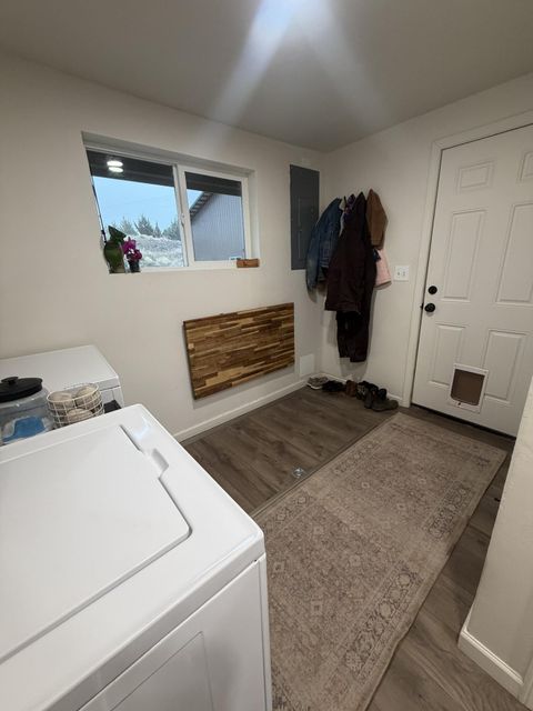 Tiny photo for 3647 U.S. 97, Madras, OR 97741 (MLS # 220221167)