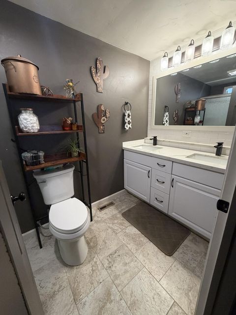 Tiny photo for 3647 U.S. 97, Madras, OR 97741 (MLS # 220221167)