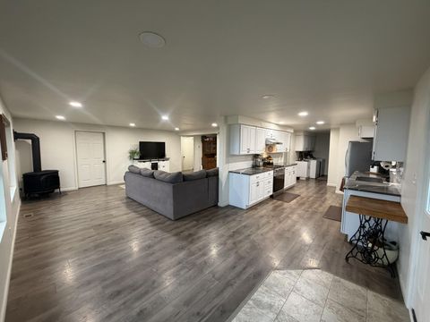 Tiny photo for 3647 U.S. 97, Madras, OR 97741 (MLS # 220221167)