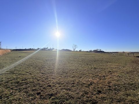 Tiny photo for 3647 U.S. 97, Madras, OR 97741 (MLS # 220221167)