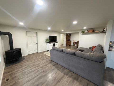 Tiny photo for 3647 U.S. 97, Madras, OR 97741 (MLS # 220221167)