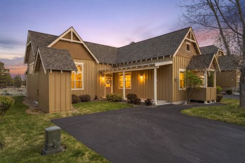 Photo of 11164 Desert Sky Loop, Redmond, OR 97756 (MLS # 220220068)