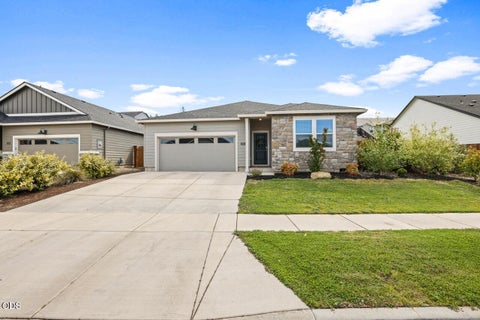 Tiny photo for 2770 Pronghorn Lane, Medford, OR 97504 (MLS # 220224420)