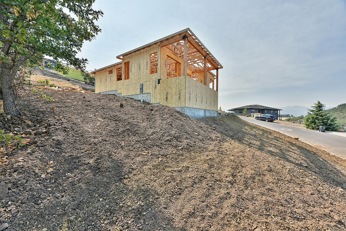 Bella Vista Heights Phases 1 & 2 - Residential