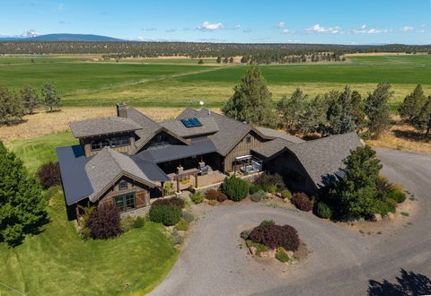 Photo of 71275 Holmes Road, Sisters, OR 97759 (MLS # 220221266)