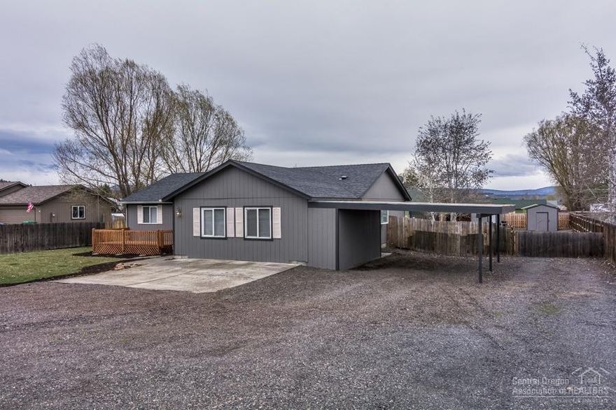 Beautiful home in a fabulous location. This 1600+ sq ft home sits on a nice, almost half acre lot. Fenced off garden area, plenty of room for all your toys, even a dog run. Large pantry, gorgeous master bathroom and plenty of storage. Nice view of Barnes Butte from the back yard. Don't miss this home in the desired Northridge Subdivision.