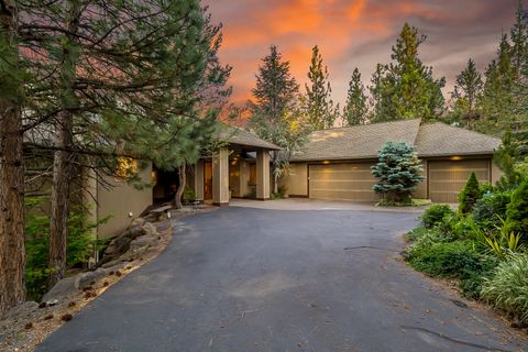 Tiny photo for 3560 NW Braid Drive, Bend, OR 97703 (MLS # 220217339)
